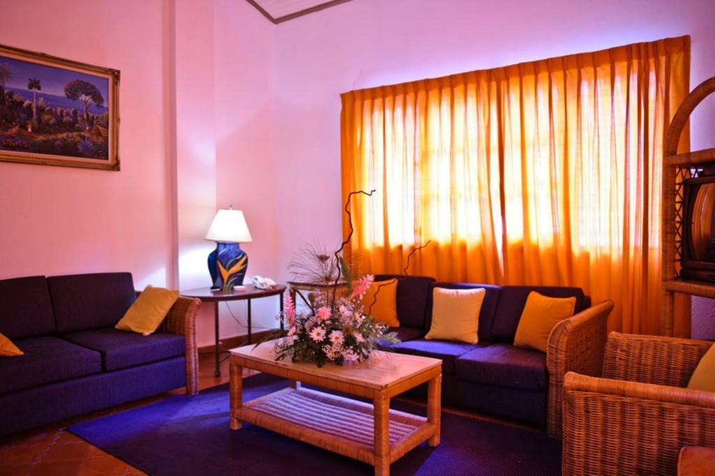 Kinam Hotel Pétionville Habitación foto