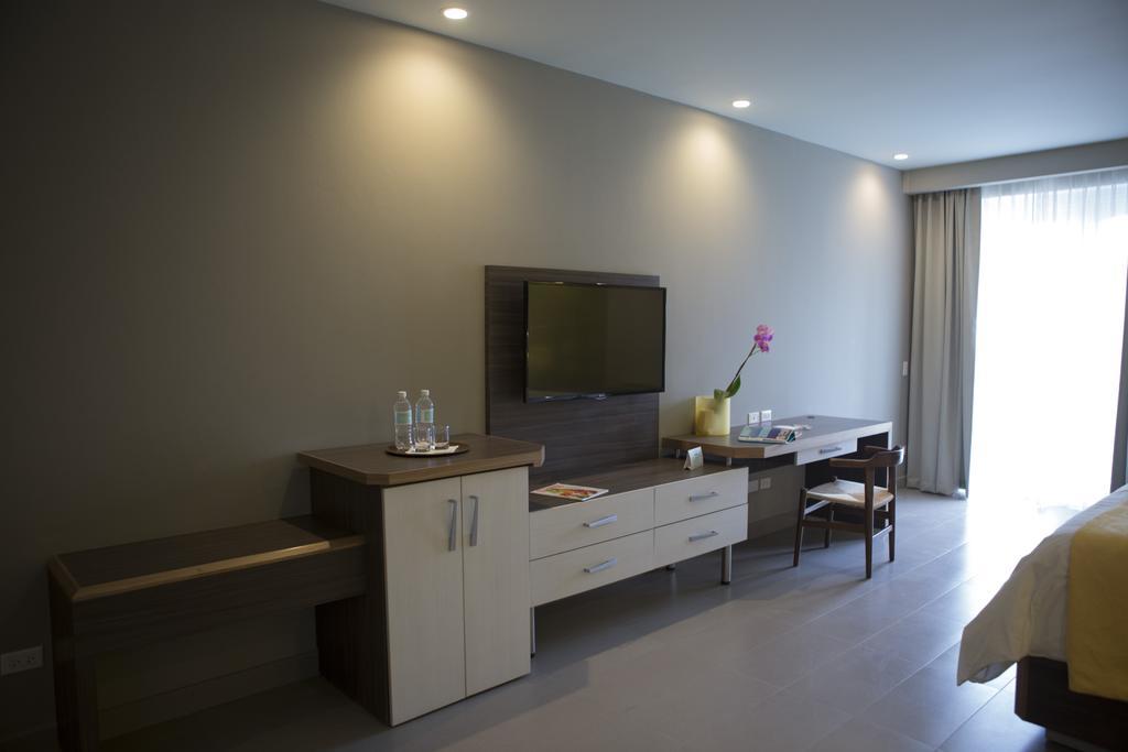 Kinam Hotel Pétionville Habitación foto